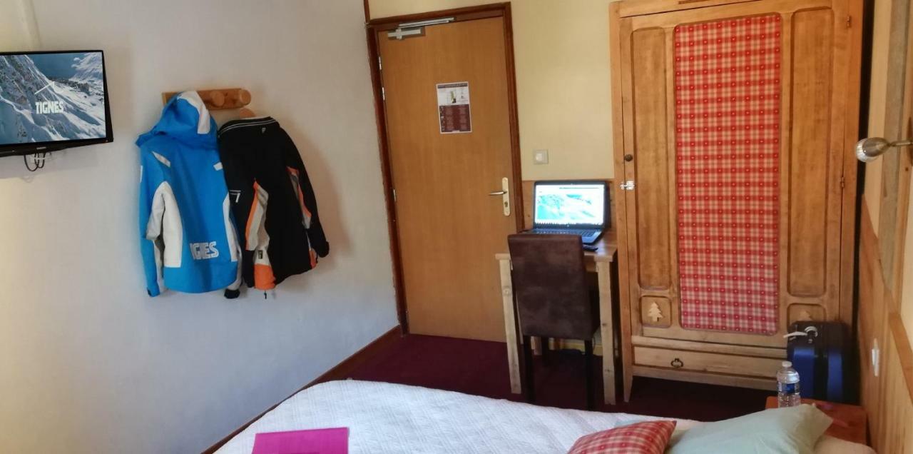 Le Dome Hotel Тин Екстериор снимка