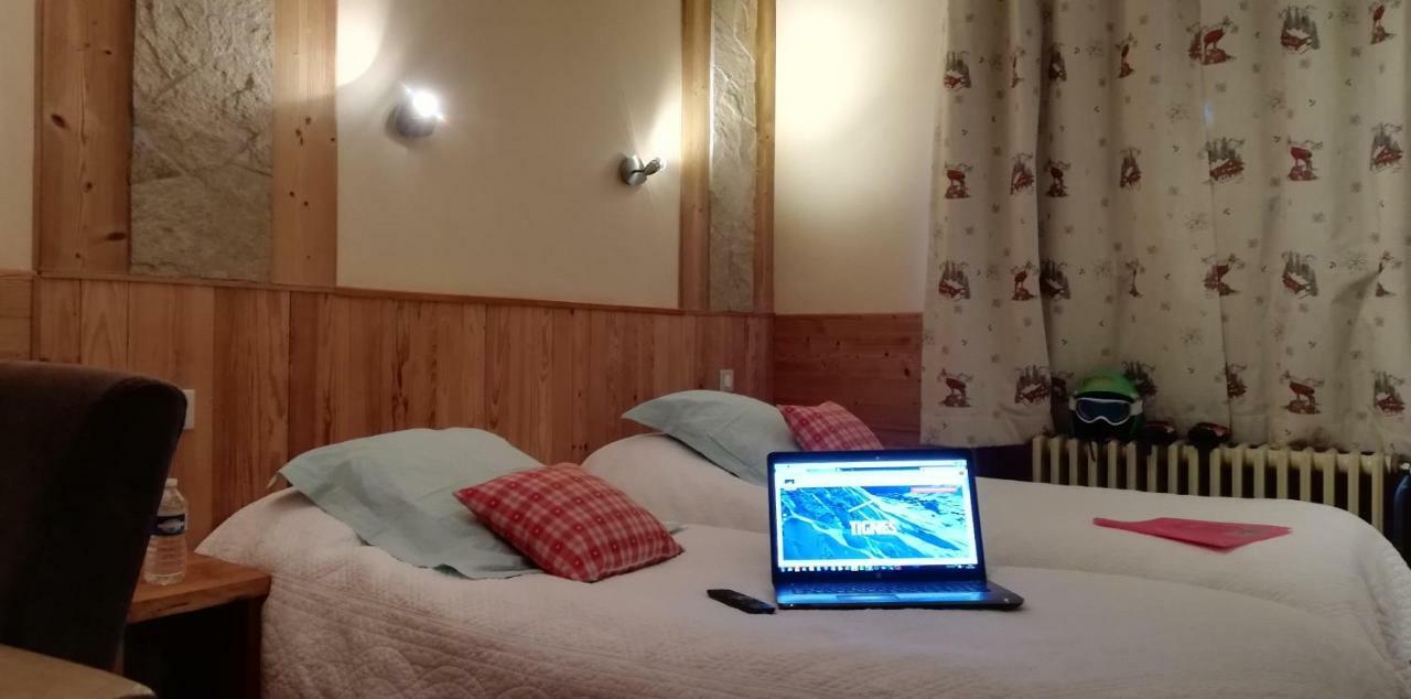 Le Dome Hotel Тин Екстериор снимка